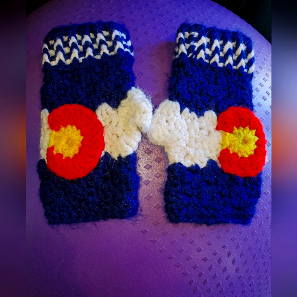 Colorado mittens